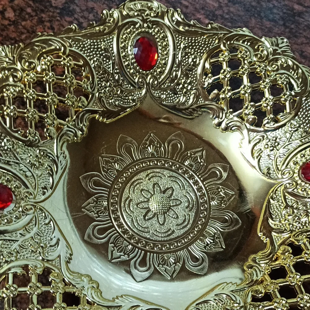 Beutiful Golden tray - Picture 4 of 4